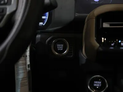 2025 تويوتا برادو في اكس