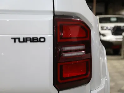 2025 تويوتا برادو في اكس