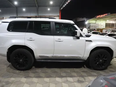 2025 تويوتا برادو في اكس