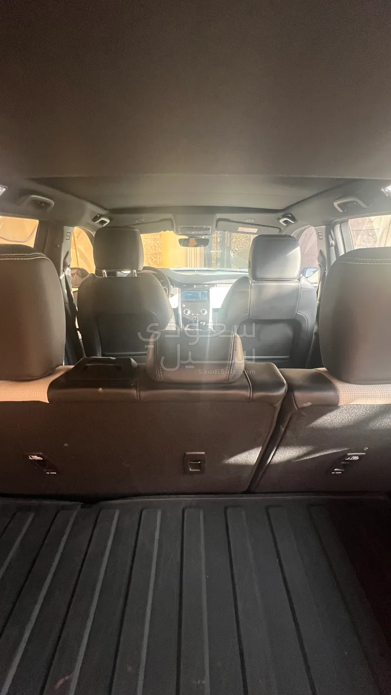 2023 لاند روفر ديسكفري سبورت