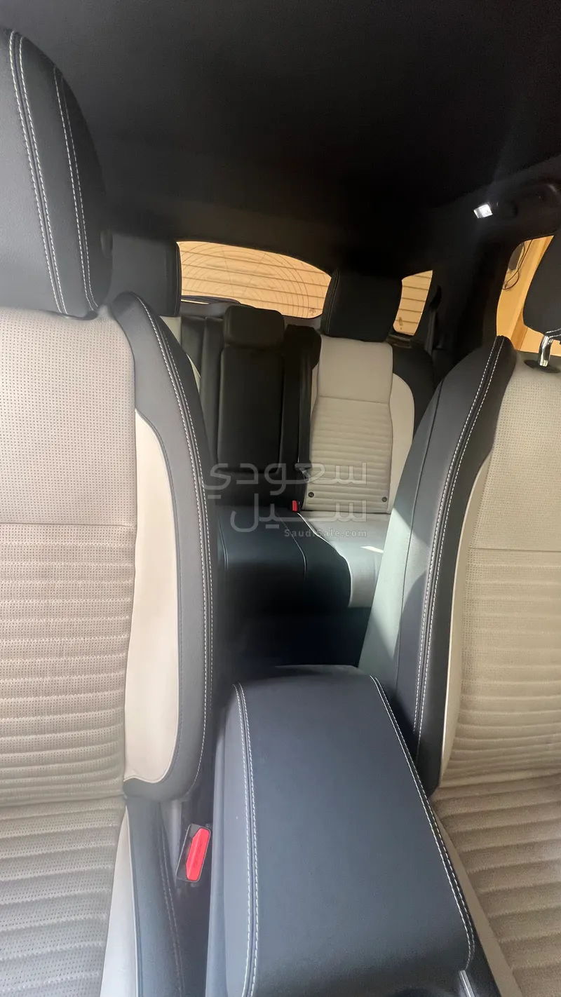 2023 لاند روفر ديسكفري سبورت