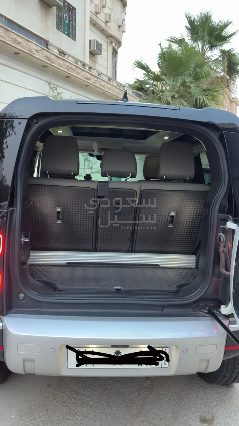 2023 لاند روفر ديفيندر 90