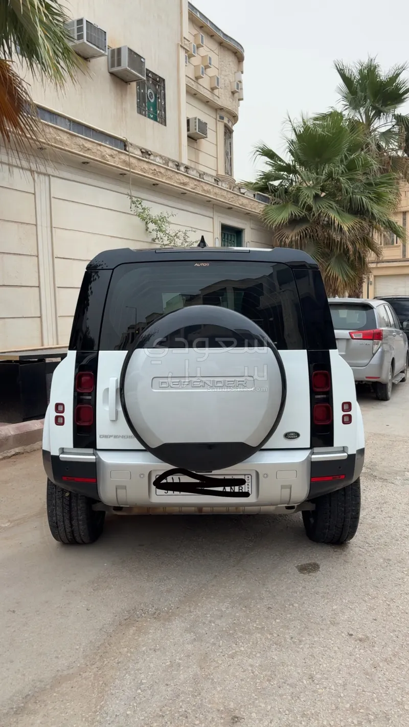 2023 لاند روفر ديفيندر 90
