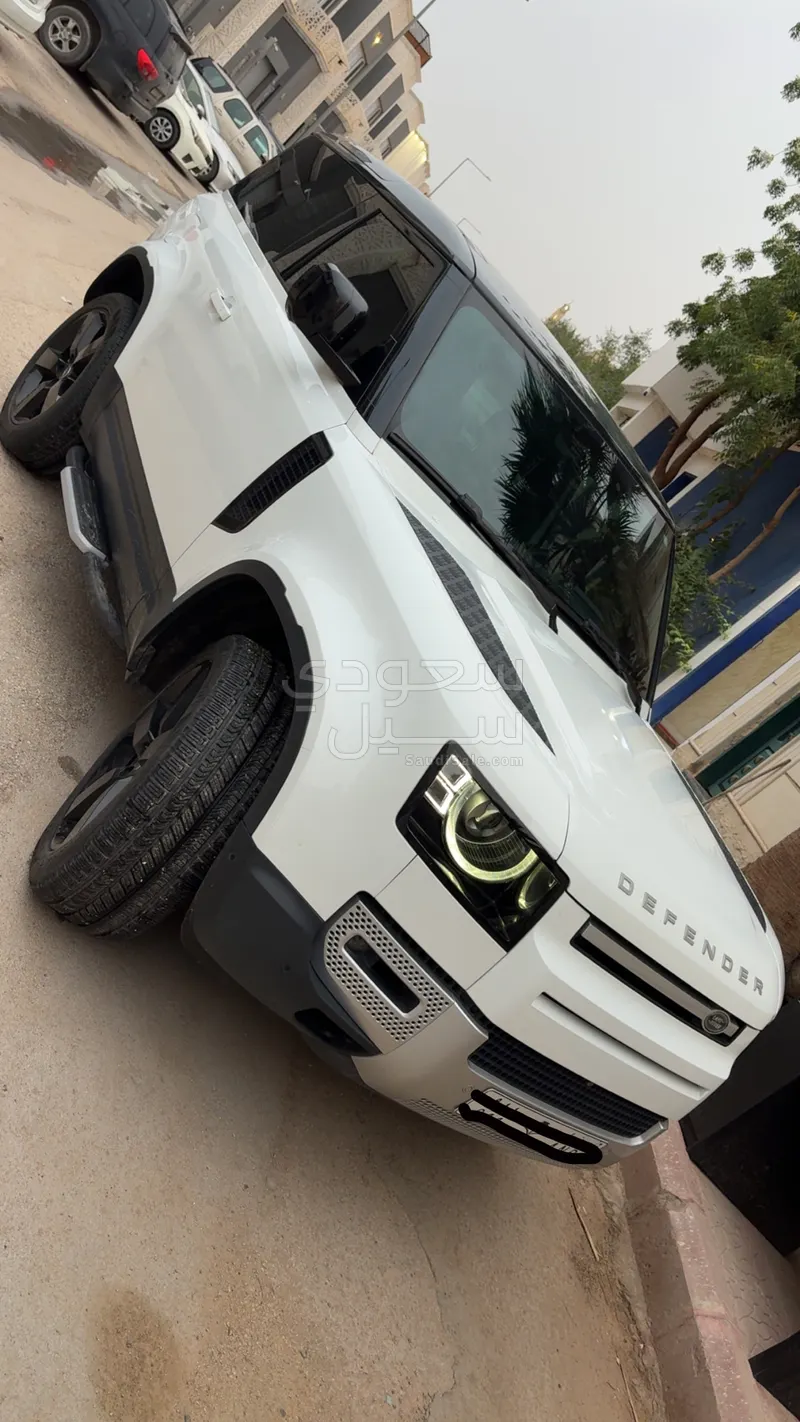 2023 لاند روفر ديفيندر 90