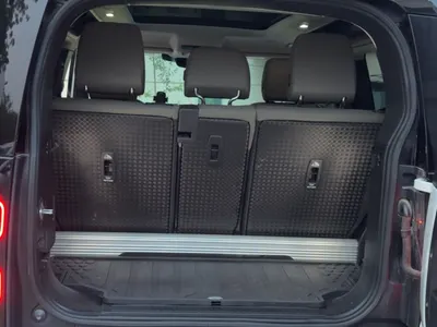 2023 لاند روفر ديفيندر 90