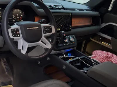 2023 لاند روفر ديفيندر 90