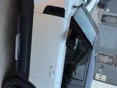 2023 لاند روفر ديفيندر 90