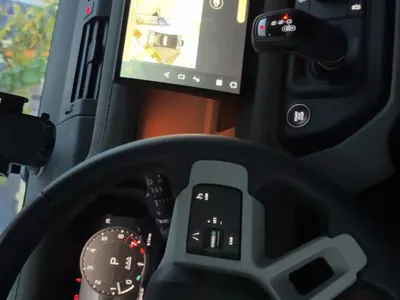 2023 لاند روفر ديفيندر 90