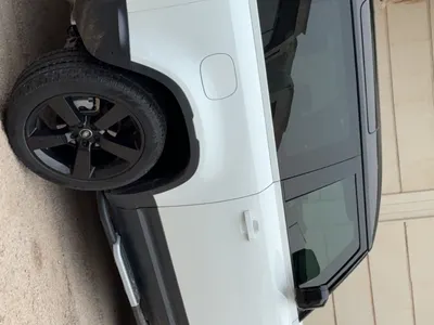 2023 لاند روفر ديفيندر 90