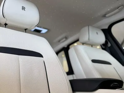 2022 رولز رويس كولينان سلفر بادج