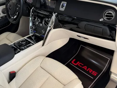 2022 رولز رويس كولينان سلفر بادج