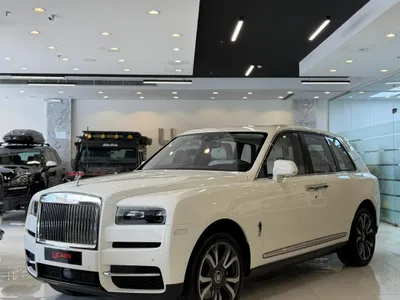 2022 رولز رويس كولينان سلفر بادج