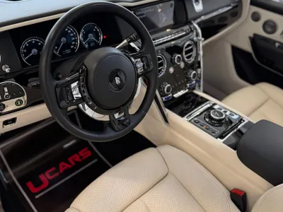 2022 رولز رويس كولينان سلفر بادج