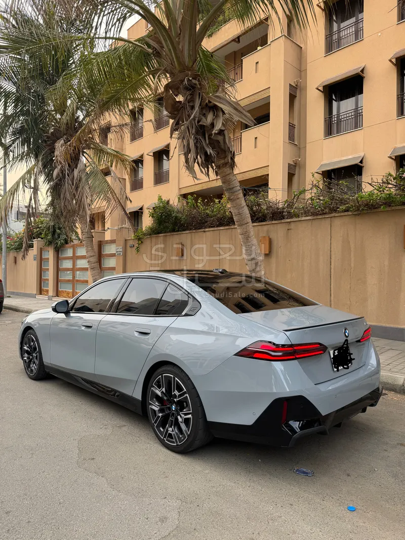 2024 بي ام دبليو الفئة الخامسة 530 أي