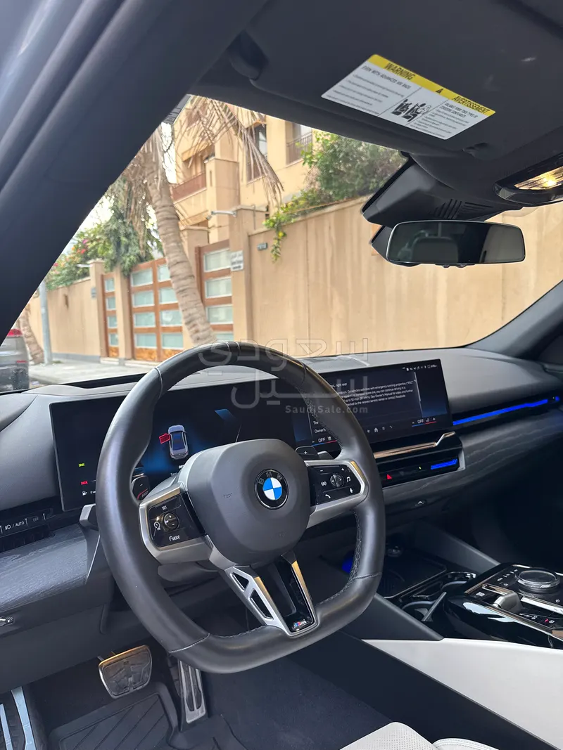 2024 بي ام دبليو الفئة الخامسة 530 أي