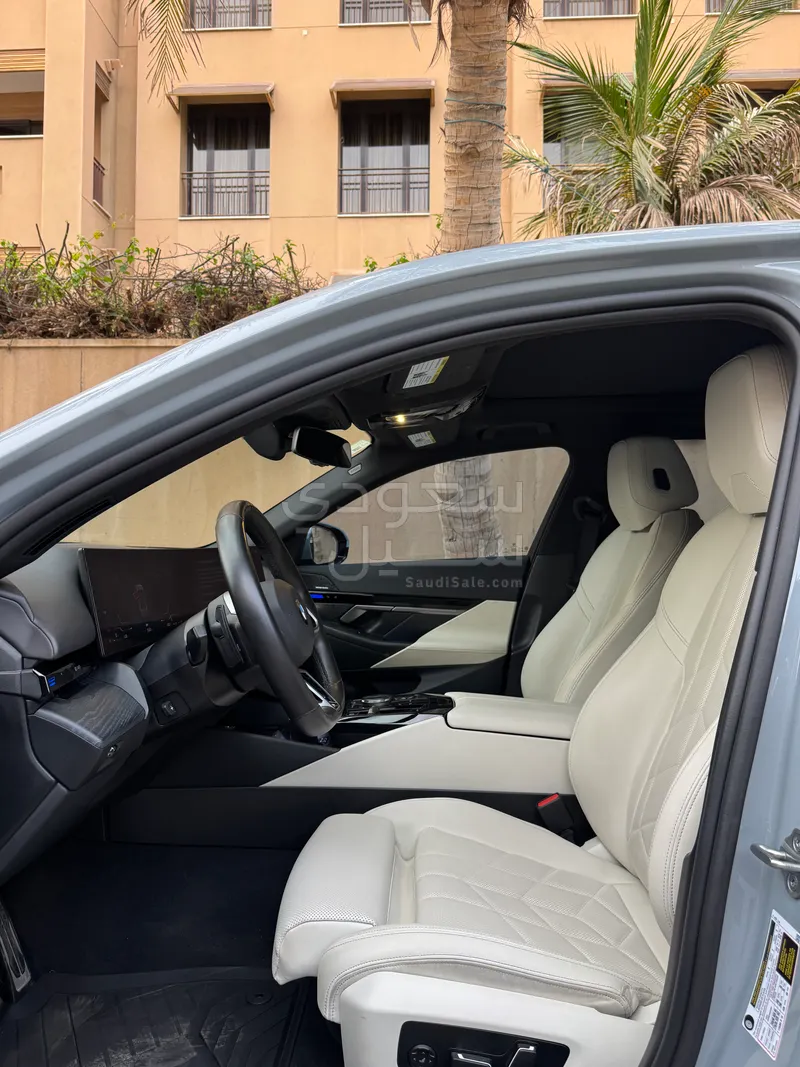 2024 بي ام دبليو الفئة الخامسة 530 أي