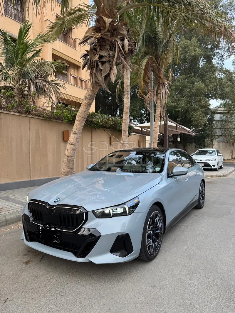 2024 بي ام دبليو الفئة الخامسة 530 أي