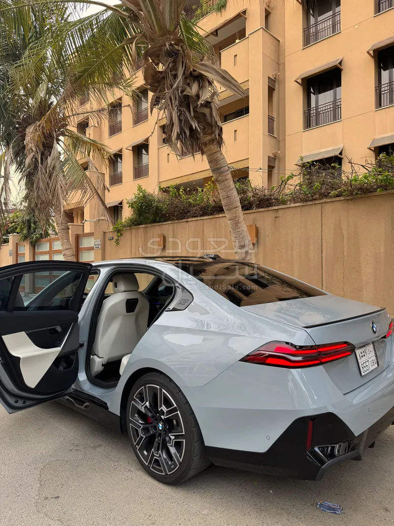 2024 بي ام دبليو الفئة الخامسة 530 أي