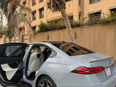 2024 بي ام دبليو الفئة الخامسة 530 أي