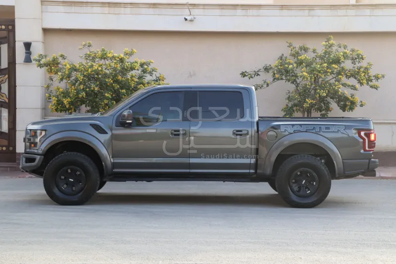 2017 فورد اف 150 رابتور