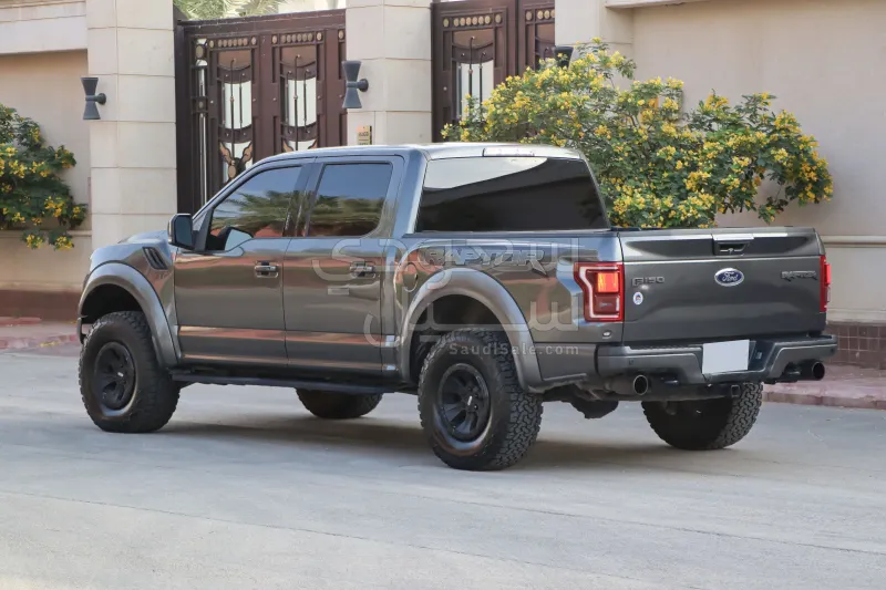 2017 فورد اف 150 رابتور