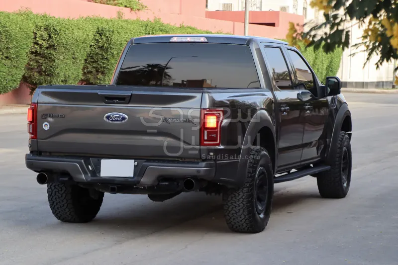 2017 فورد اف 150 رابتور