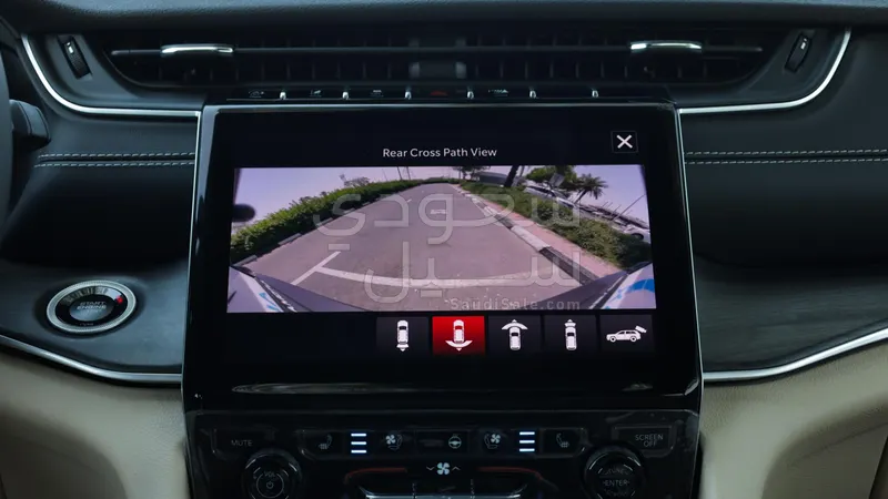 2025 جييب جراند شيروكي ليمتد بلس