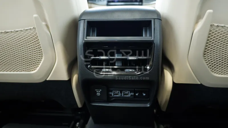 2025 جييب جراند شيروكي ليمتد بلس