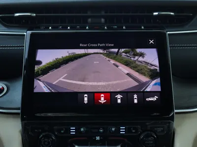 2025 جييب جراند شيروكي ليمتد بلس