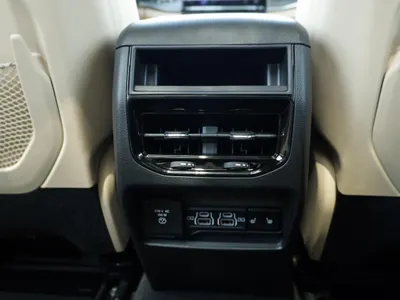 2025 جييب جراند شيروكي ليمتد بلس