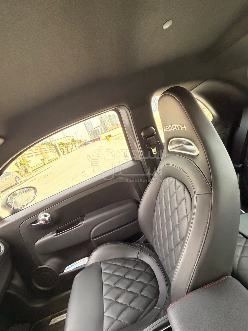 2024 فيات ابارث 695 توريزمو