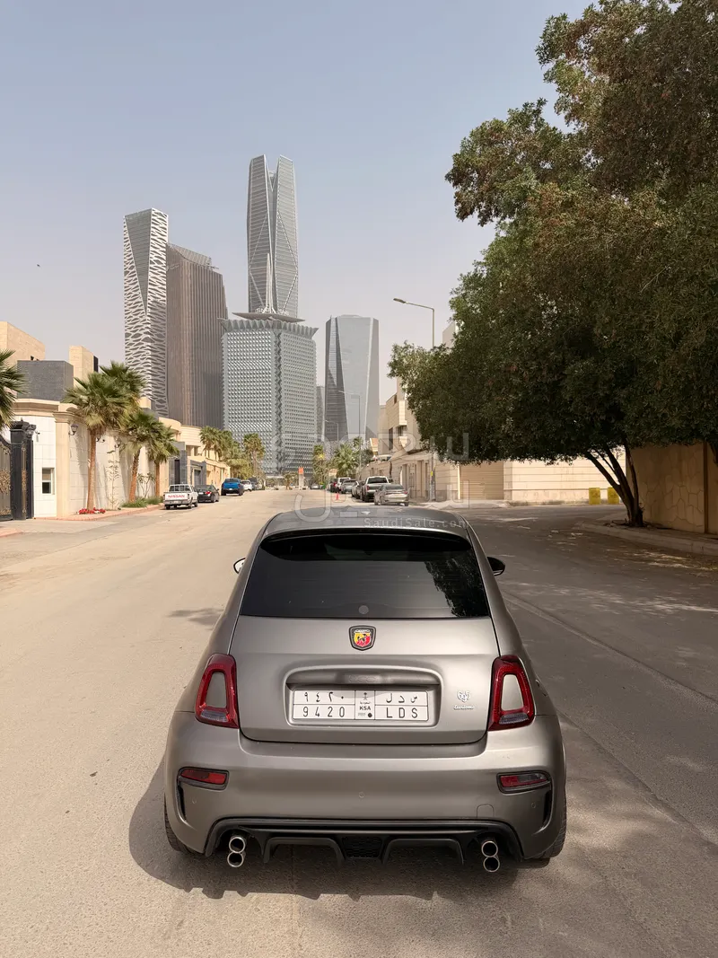 2024 فيات ابارث 695 توريزمو