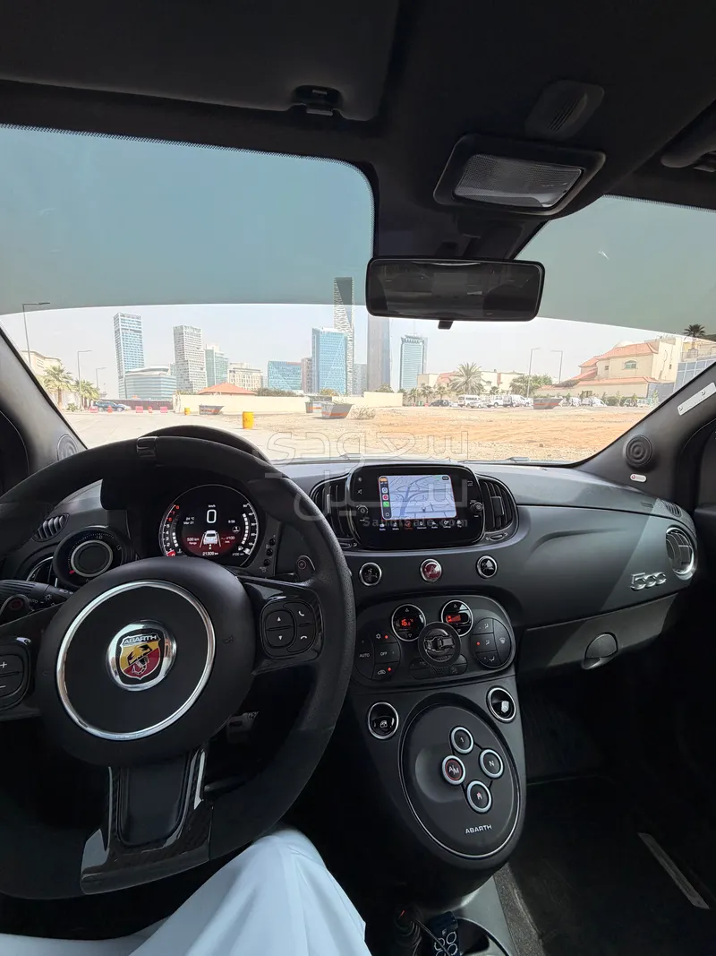 2024 فيات ابارث 695 توريزمو