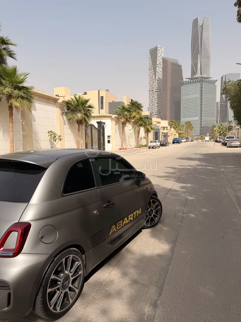 2024 فيات ابارث 695 توريزمو