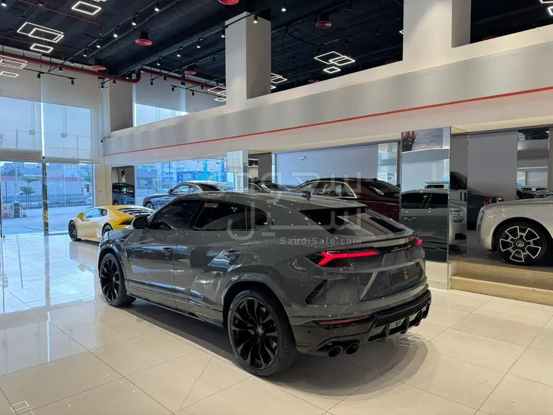 2022 Lamborghini URUS