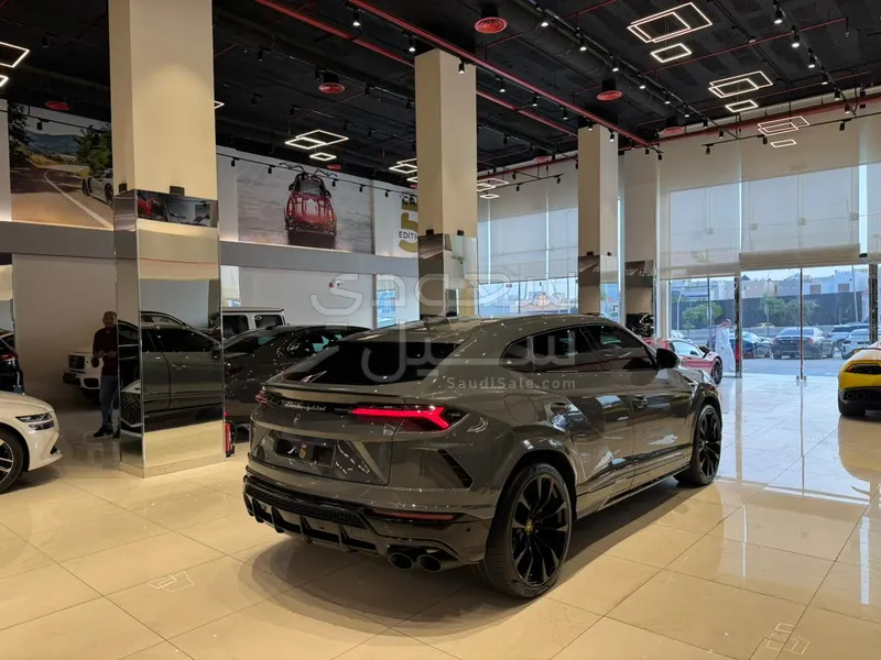 2022 Lamborghini URUS