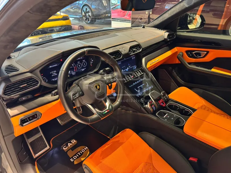 2022 Lamborghini URUS