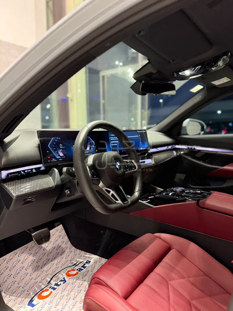 2025 بي ام دبليو الفئة الخامسة 520 أي