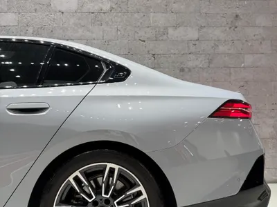 2025 بي ام دبليو الفئة الخامسة 520 أي