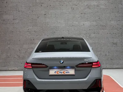 2025 بي ام دبليو الفئة الخامسة 520 أي