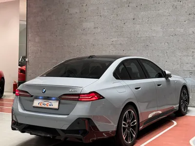 2025 بي ام دبليو الفئة الخامسة 520 أي