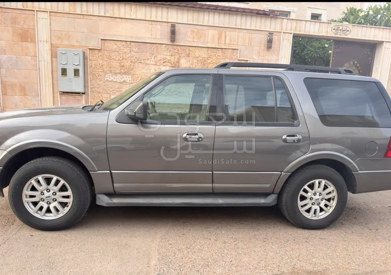 2014 فورد اكسبيديشن اكس ال تي