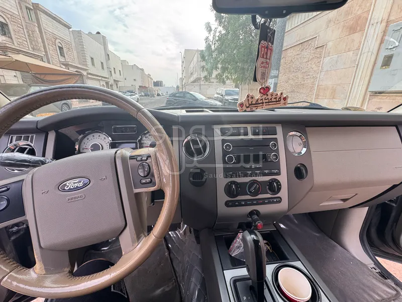 2014 فورد اكسبيديشن اكس ال تي