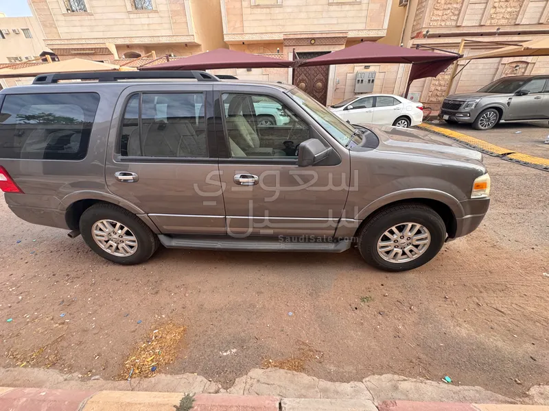 2014 فورد اكسبيديشن اكس ال تي