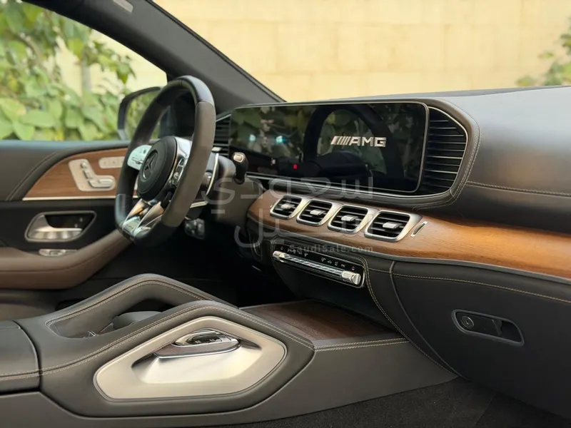 2021 مرسيدس - بنز جي إل إي 63 أي إم جي