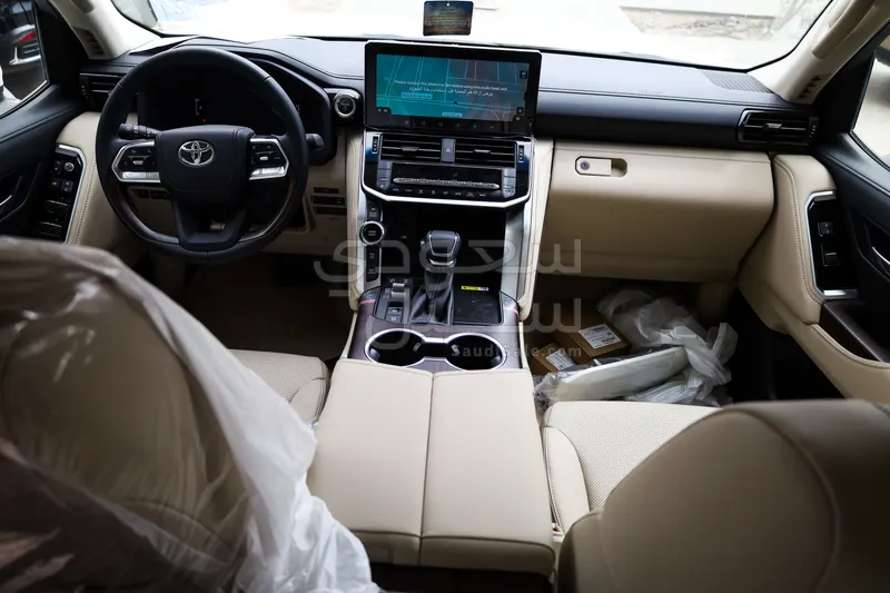 2026 تويوتا لاند كروزر جي اكس ار