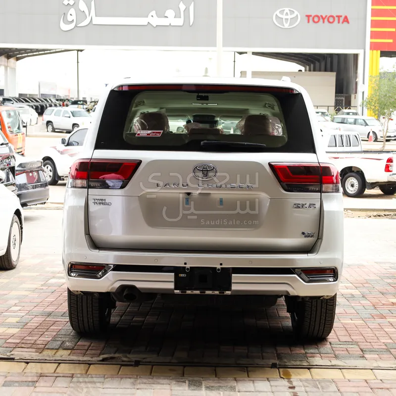 2026 تويوتا لاند كروزر جي اكس ار