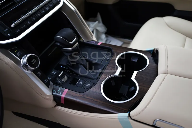 2026 تويوتا لاند كروزر جي اكس ار