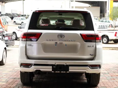 2026 تويوتا لاند كروزر جي اكس ار