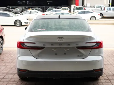 2026 تويوتا كامري ال اي